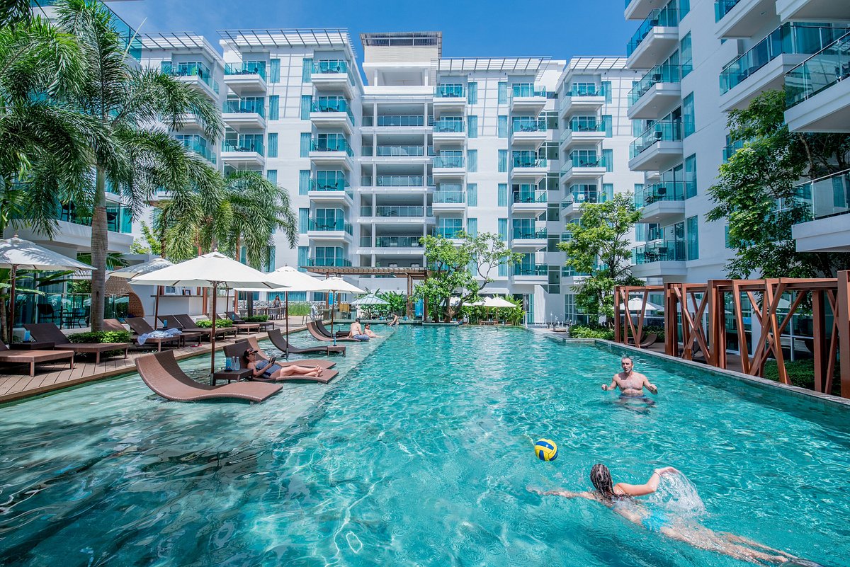 Hollywood Sign on The Hill